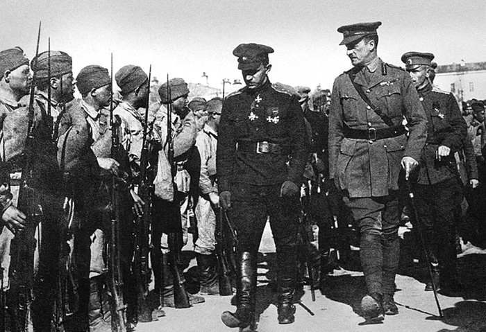 Иллюстрация к книге — Британская военная экспедиция в Сибирь. Воспоминания командира батальона «Несгибаемых», отправленного в поддержку Колчака. 1918—1919 [i_001.jpg]