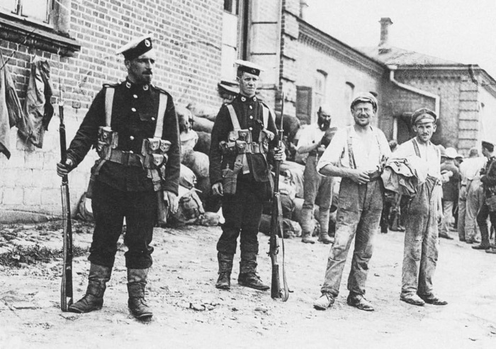 Иллюстрация к книге — Британская военная экспедиция в Сибирь. Воспоминания командира батальона «Несгибаемых», отправленного в поддержку Колчака. 1918—1919 [i_007.jpg]