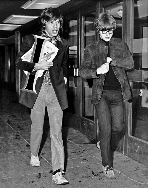 Иллюстрация к книге — The Beatles от A до Z: необычное путешествие в наследие «ливерпульской четверки» [i_019.jpg]