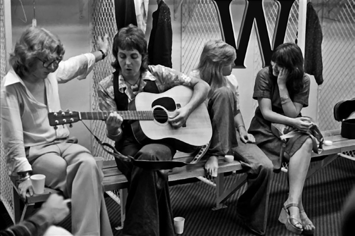 Иллюстрация к книге — The Beatles от A до Z: необычное путешествие в наследие «ливерпульской четверки» [i_038.jpg]