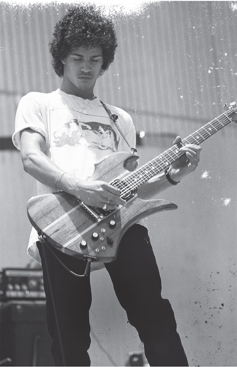 Иллюстрация к книге — Slash. Демоны рок-н-ролла в моей голове [i_010.jpg]