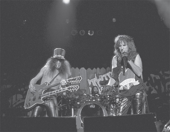 Иллюстрация к книге — Slash. Демоны рок-н-ролла в моей голове [i_024.jpg]