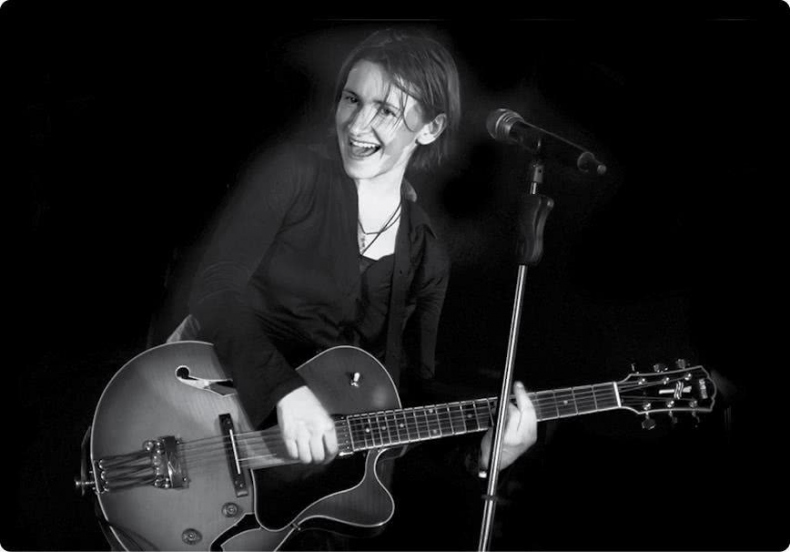 Иллюстрация к книге — Редкая птица [i_148.jpg]