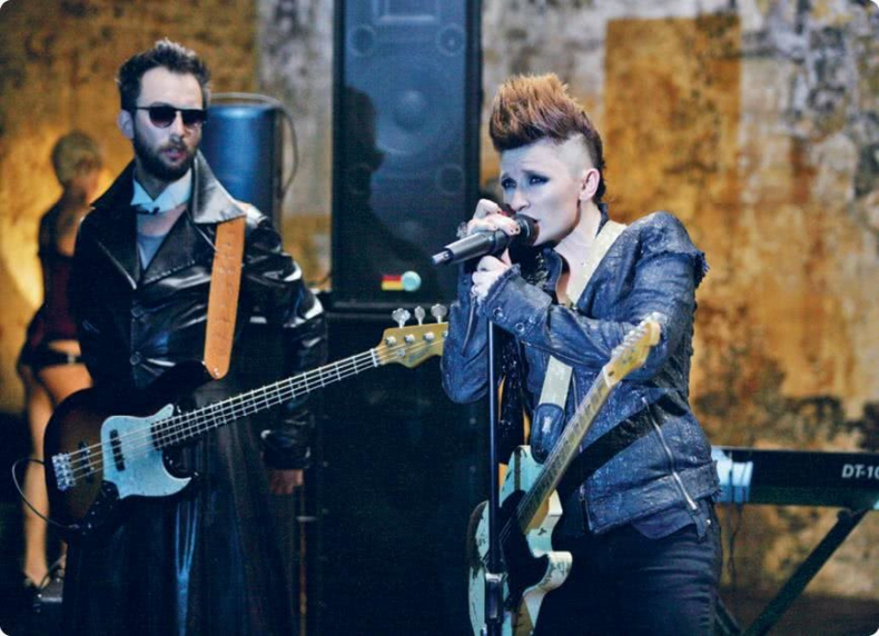 Иллюстрация к книге — Редкая птица [i_159.jpg]