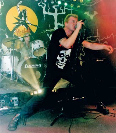 Иллюстрация к книге — Тупой панк-рок для интеллектуалов [i_034.jpg]