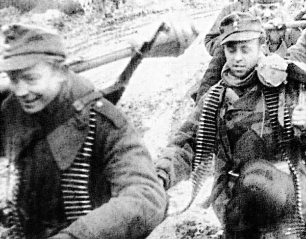 Иллюстрация к книге — Арденнская операция. Последняя авантюра Гитлера [i_040.jpg]