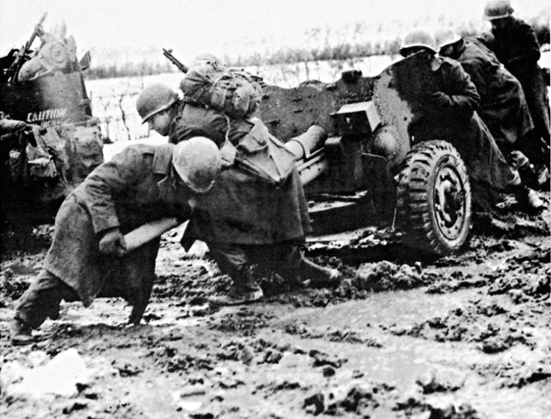 Иллюстрация к книге — Арденнская операция. Последняя авантюра Гитлера [i_045.jpg]