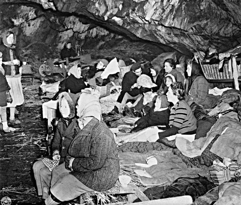 Иллюстрация к книге — Арденнская операция. Последняя авантюра Гитлера [i_047.jpg]