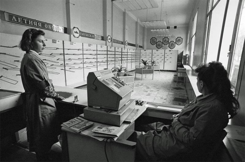 Иллюстрация к книге — Москва ельцинская. Хроники президентского правления [i_029.jpg]