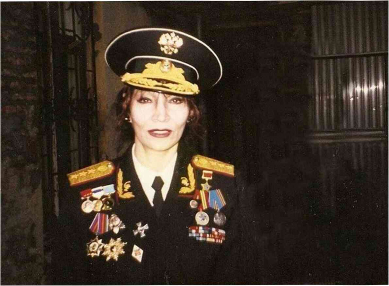 Иллюстрация к книге — Москва ельцинская. Хроники президентского правления [i_043.jpg]