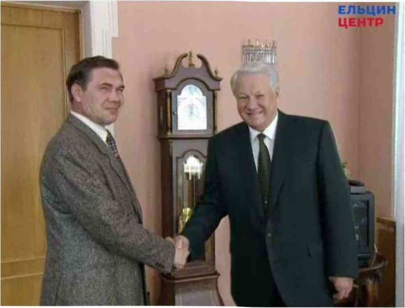 Иллюстрация к книге — Москва ельцинская. Хроники президентского правления [i_071.jpg]