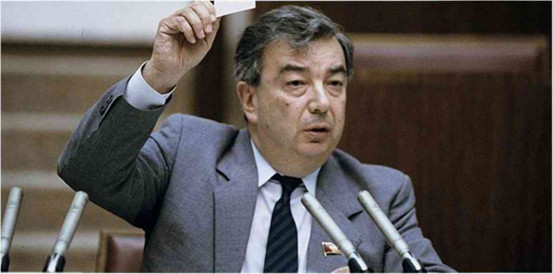 Иллюстрация к книге — Москва ельцинская. Хроники президентского правления [i_085.jpg]