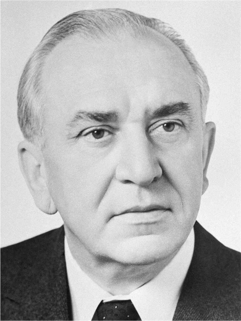 Иллюстрация к книге — Москва ельцинская. Хроники президентского правления [i_098.jpg]