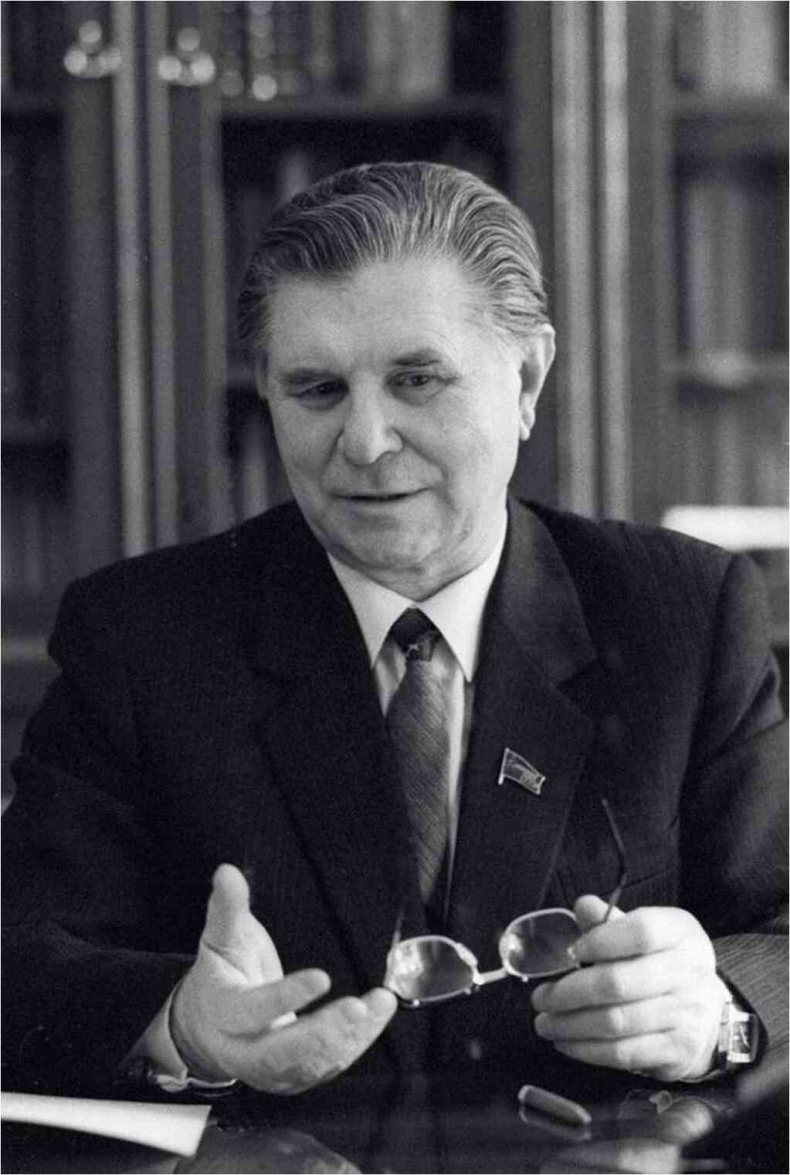 Иллюстрация к книге — Москва ельцинская. Хроники президентского правления [i_114.jpg]