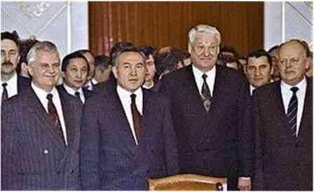 Иллюстрация к книге — Москва ельцинская. Хроники президентского правления [i_118.jpg]