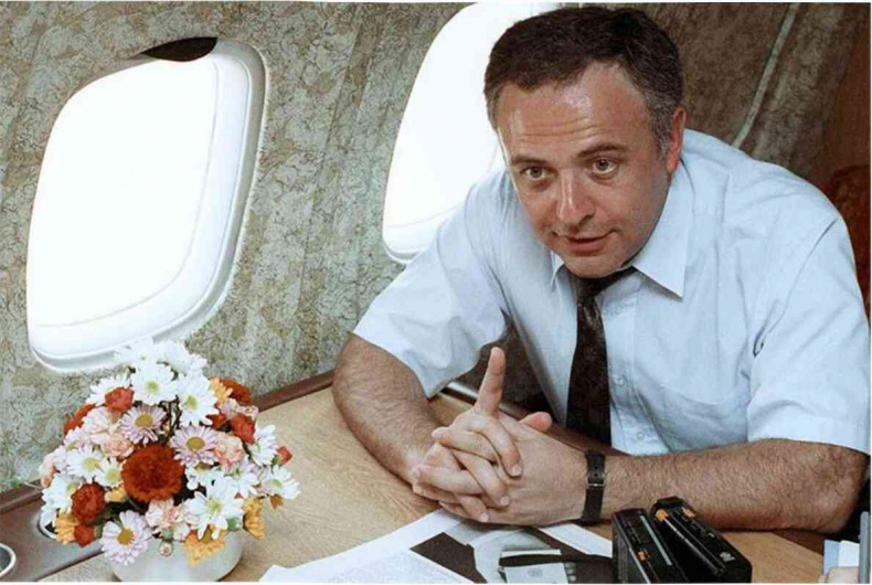 Иллюстрация к книге — Москва ельцинская. Хроники президентского правления [i_125.jpg]