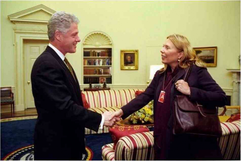 Иллюстрация к книге — Москва ельцинская. Хроники президентского правления [i_131.jpg]