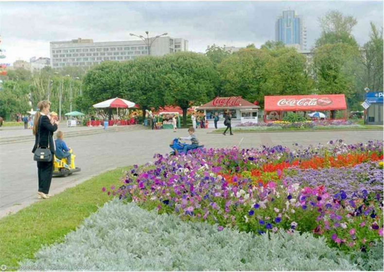 Иллюстрация к книге — Москва ельцинская. Хроники президентского правления [i_144.jpg]