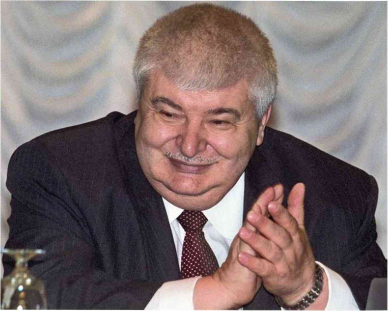 Иллюстрация к книге — Москва ельцинская. Хроники президентского правления [i_152.jpg]