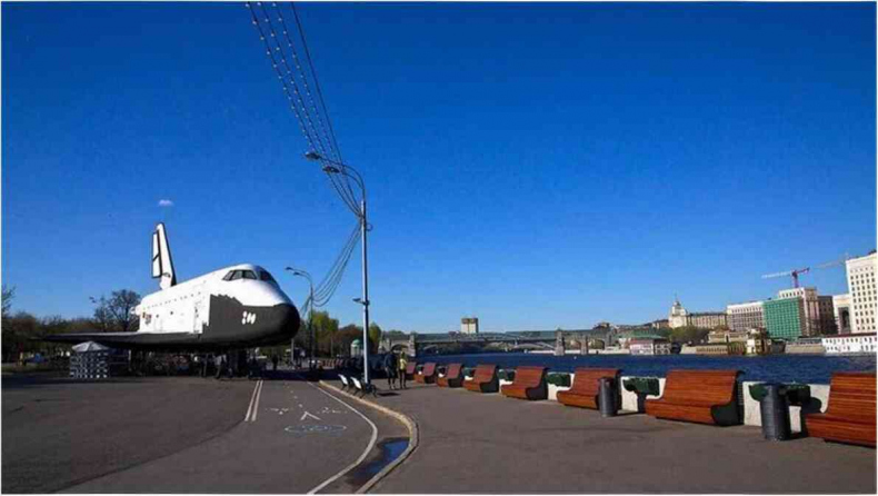 Иллюстрация к книге — Москва ельцинская. Хроники президентского правления [i_167.jpg]