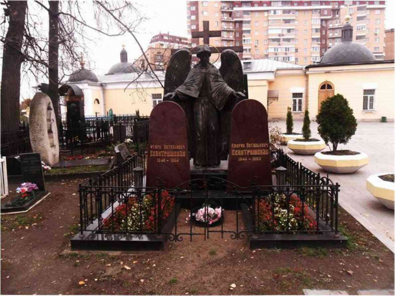 Иллюстрация к книге — Москва ельцинская. Хроники президентского правления [i_172.jpg]