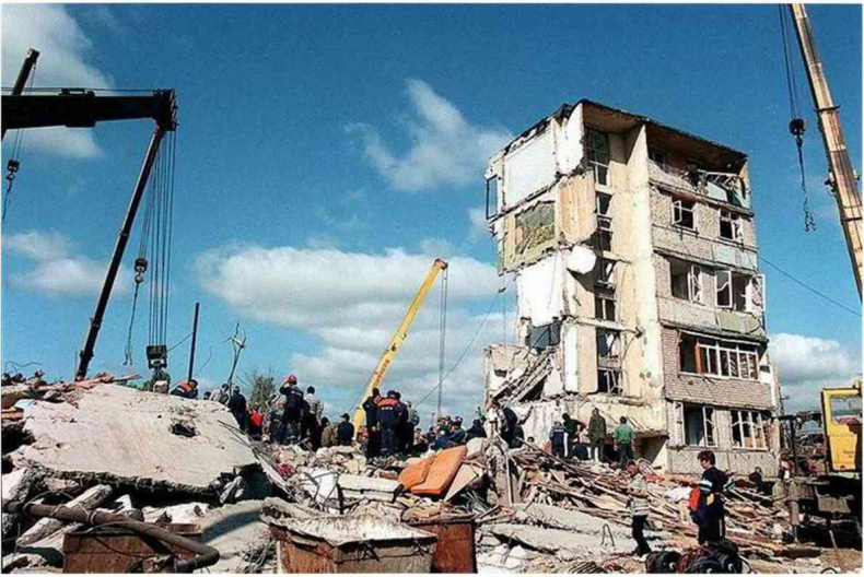 Иллюстрация к книге — Москва ельцинская. Хроники президентского правления [i_227.jpg]