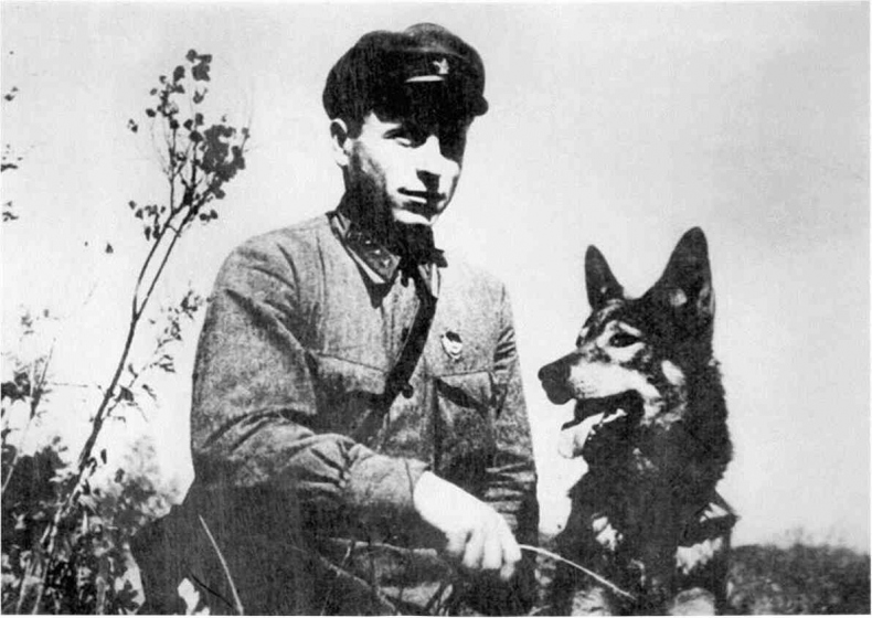 Иллюстрация к книге — Москва ельцинская. Хроники президентского правления [i_258.jpg]