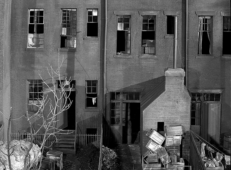 Иллюстрация к книге — Огни рампы. Мир «Огней рампы» [i_031.jpg]