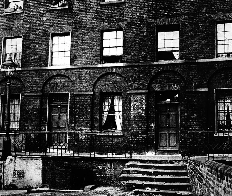 Иллюстрация к книге — Огни рампы. Мир «Огней рампы» [i_032.jpg]