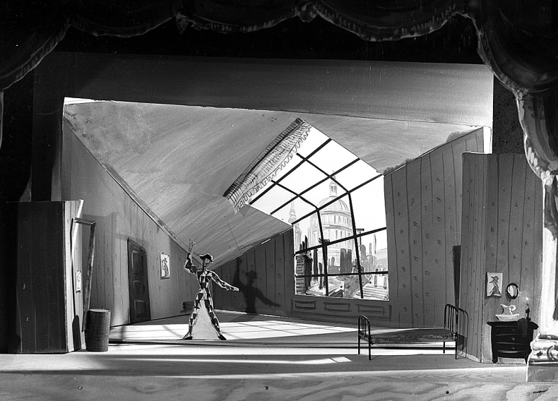 Иллюстрация к книге — Огни рампы. Мир «Огней рампы» [i_046.jpg]