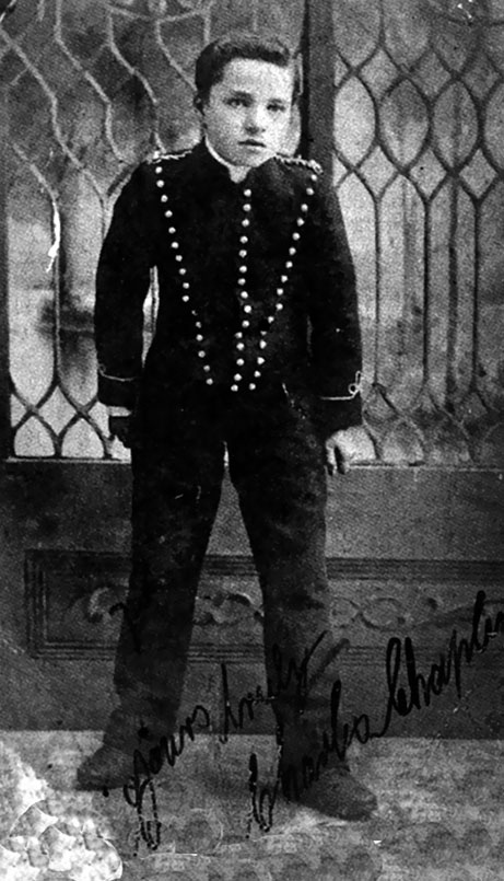 Иллюстрация к книге — Огни рампы. Мир «Огней рампы» [i_069.jpg]