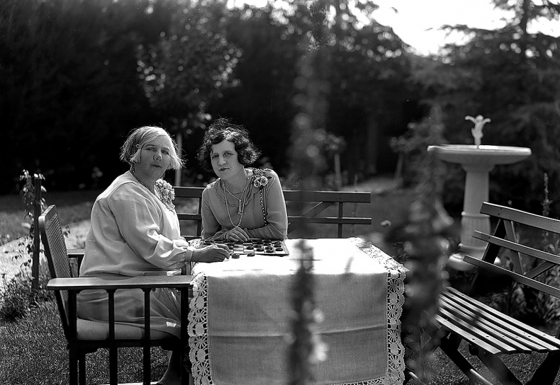 Иллюстрация к книге — Огни рампы. Мир «Огней рампы» [i_093.jpg]