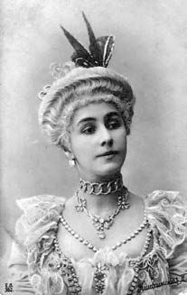 Иллюстрация к книге — В тени истории. 33 способа остаться в веках, не привлекая лишнего внимания [i_028.jpg]