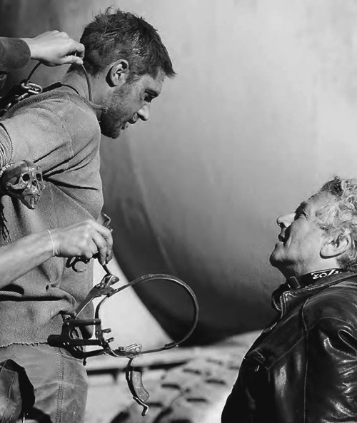 Иллюстрация к книге — Шарлиз Терон. Безумный монстр Голливуда [i_036.jpg]