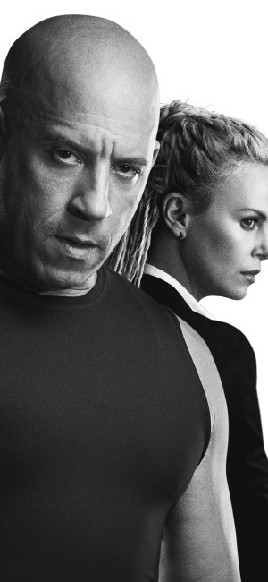 Иллюстрация к книге — Шарлиз Терон. Безумный монстр Голливуда [i_039.jpg]