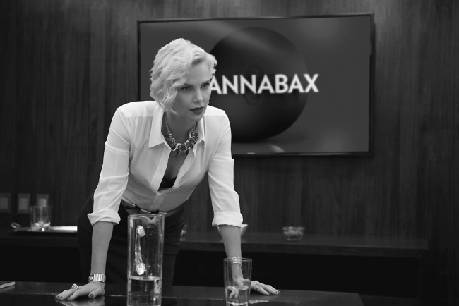 Иллюстрация к книге — Шарлиз Терон. Безумный монстр Голливуда [i_041.jpg]