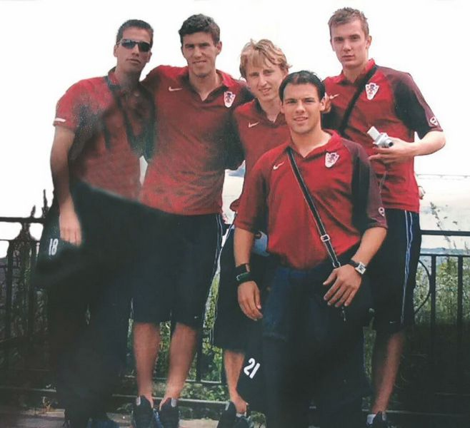 Иллюстрация к книге — Лука Модрич. Автобиография [i_033.jpg]