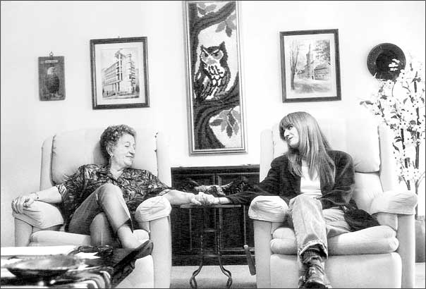 Иллюстрация к книге — Клятва. История сестер, выживших в Освенциме [i_001.jpg]