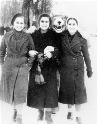 Иллюстрация к книге — Клятва. История сестер, выживших в Освенциме [i_005.jpg]