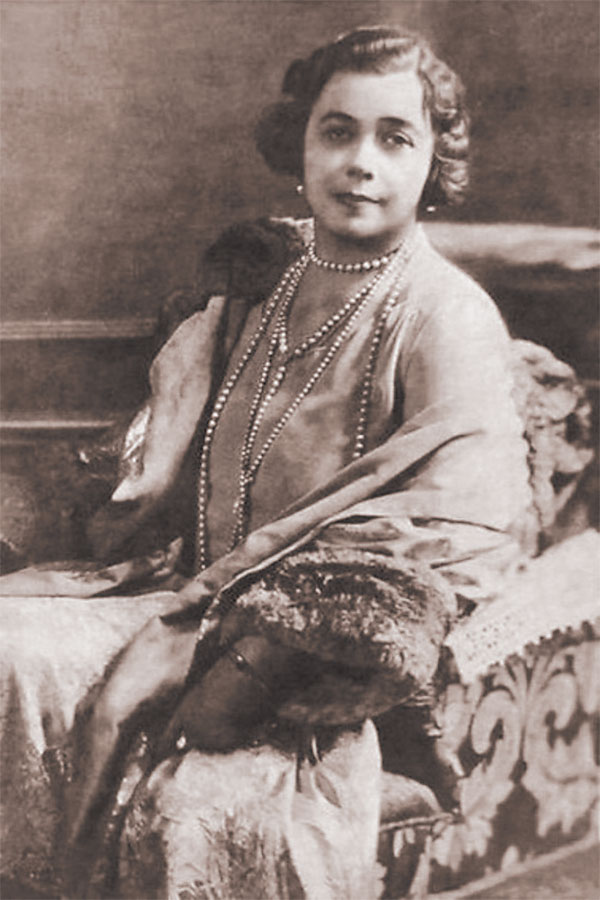 Иллюстрация к книге — Танцующие фаворитки [i_021.jpg]