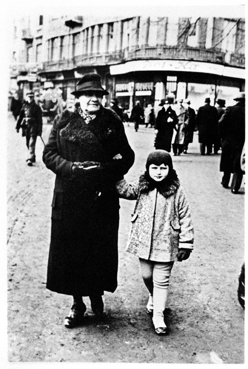 Иллюстрация к книге — В тени Холокоста. Дневник Рении [i_007.jpg]