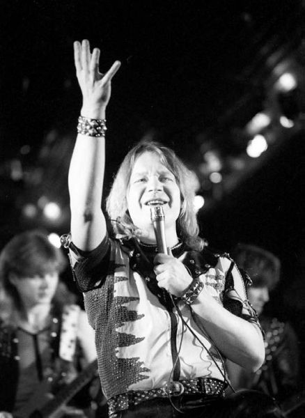 Иллюстрация к книге — Ария: Возрождение Легенды. Авторизованная биография группы [i_002.jpg]