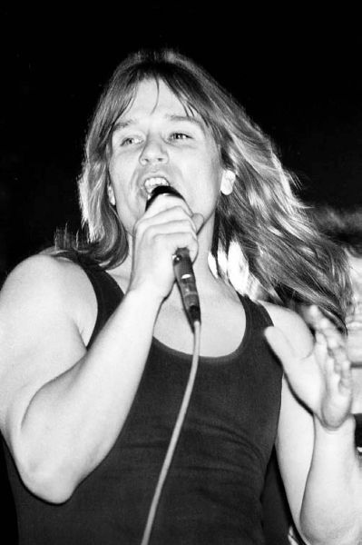 Иллюстрация к книге — Ария: Возрождение Легенды. Авторизованная биография группы [i_012.jpg]