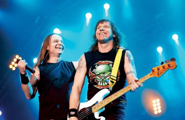 Иллюстрация к книге — Ария: Возрождение Легенды. Авторизованная биография группы [i_035.jpg]