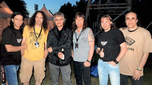 Иллюстрация к книге — Ария: Возрождение Легенды. Авторизованная биография группы [i_040.jpg]