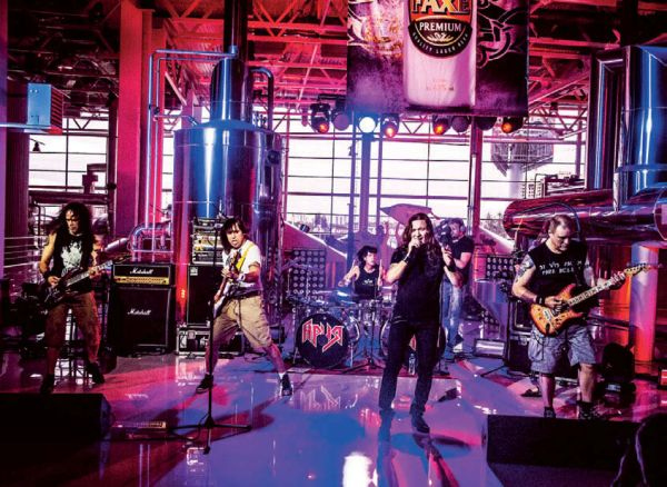 Иллюстрация к книге — Ария: Возрождение Легенды. Авторизованная биография группы [i_042.jpg]