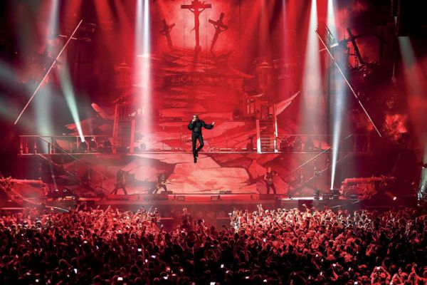 Иллюстрация к книге — Ария: Возрождение Легенды. Авторизованная биография группы [i_047.jpg]