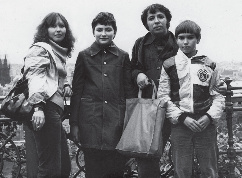 Иллюстрация к книге — Лытдыбр. Дневники, диалоги, проза [i_009.jpg]