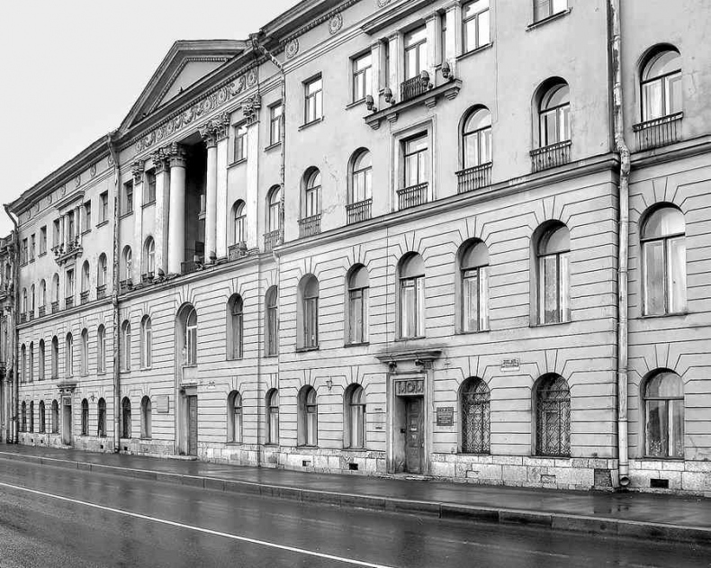 Иллюстрация к книге — История петербургских особняков. Дома и люди [i_017.jpg]