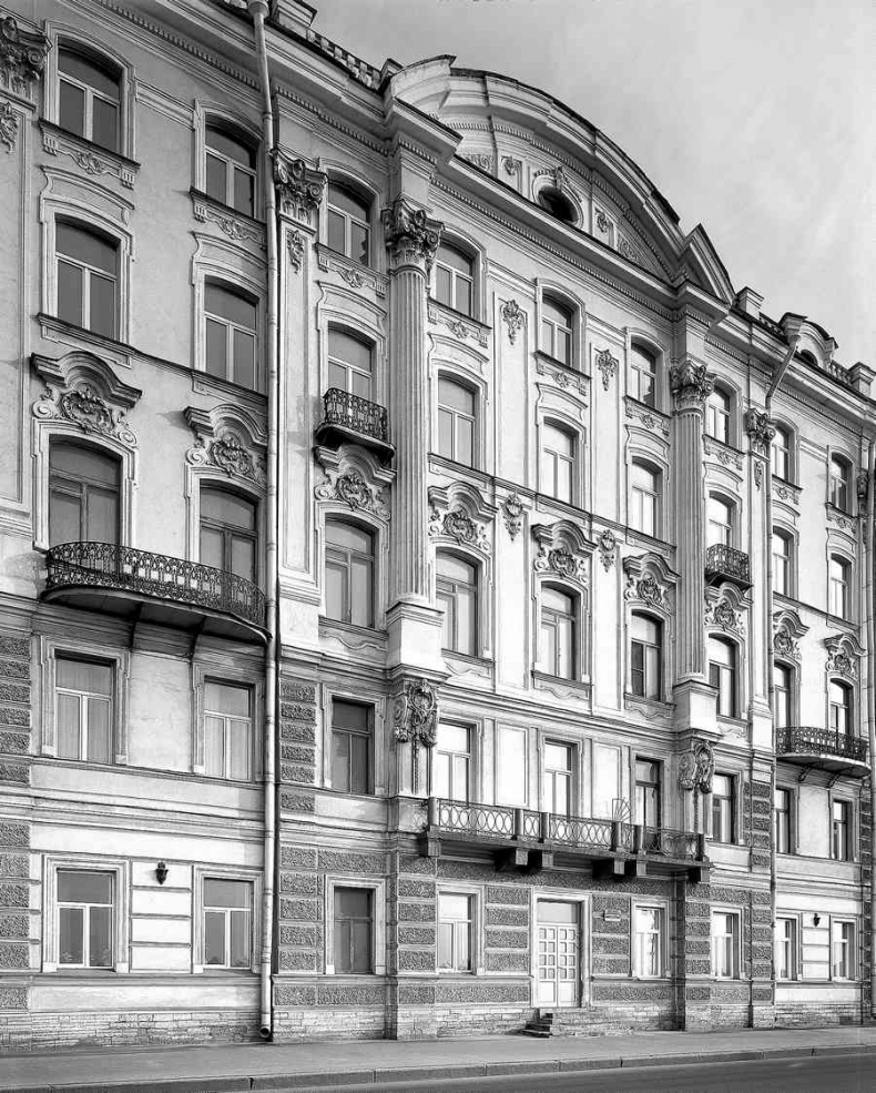 Иллюстрация к книге — История петербургских особняков. Дома и люди [i_052.jpg]